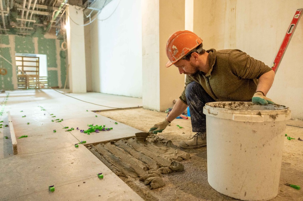 Floor &
Wall Tiling